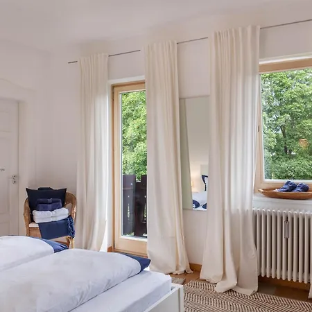 Im Blauen Haus Dg Apartment *